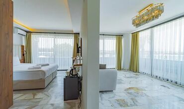 Enki Spinoza Hotel