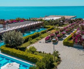 Feniks Priority Hotel
